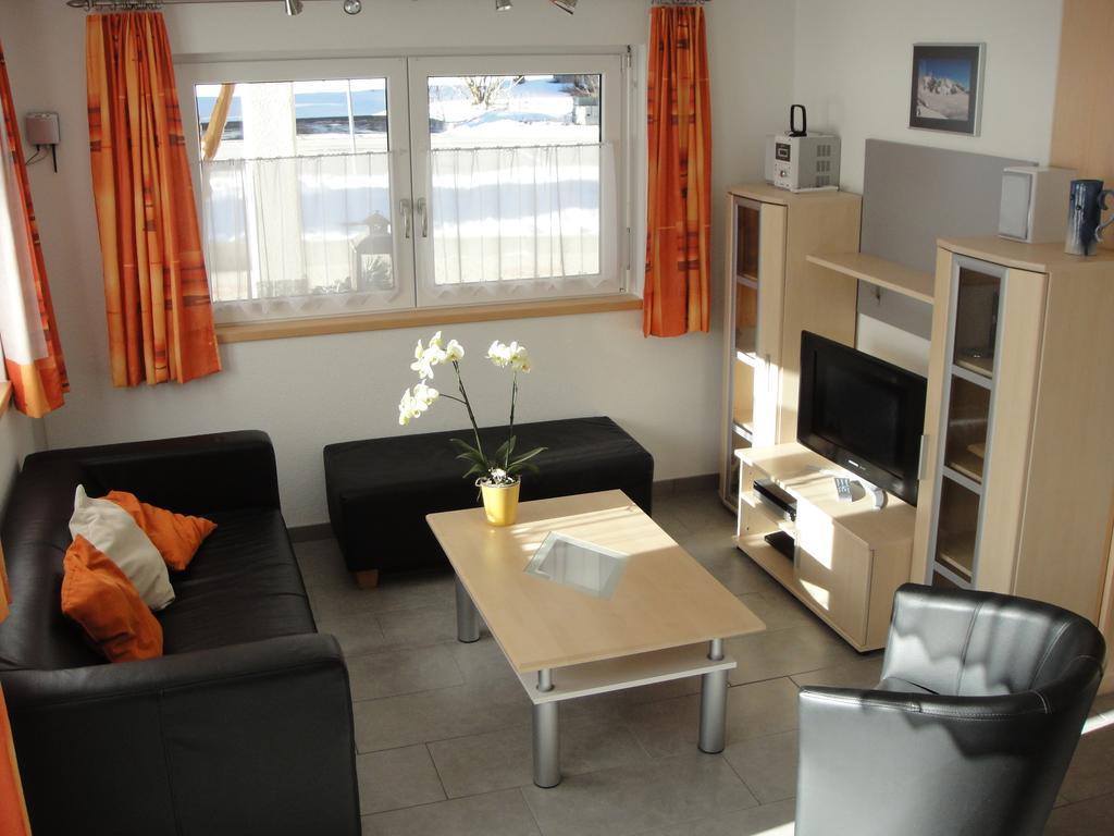 Haus Alpenstern Apartment Саас-Грунд Стая снимка