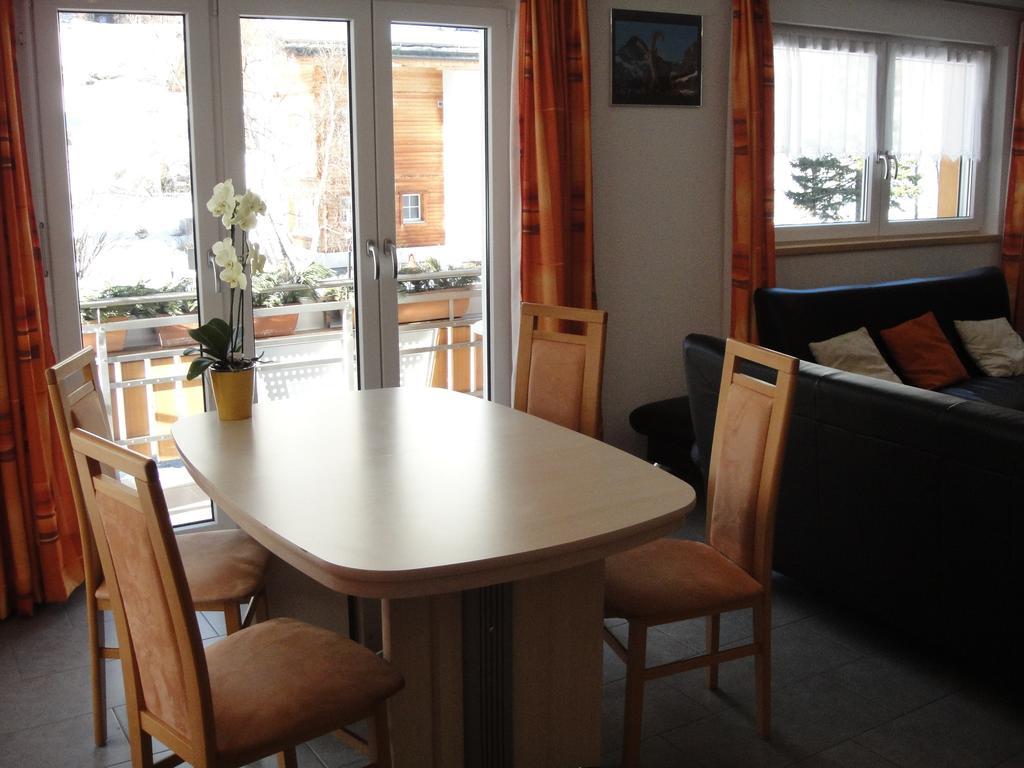Haus Alpenstern Apartment Саас-Грунд Стая снимка