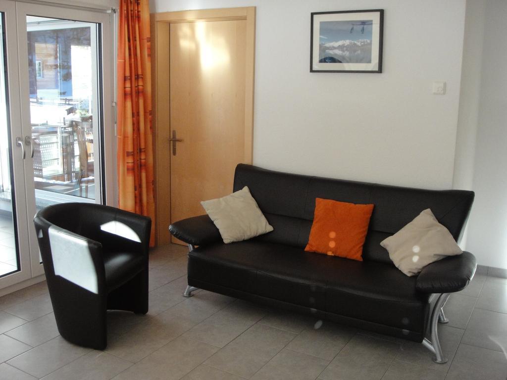 Haus Alpenstern Apartment Саас-Грунд Стая снимка