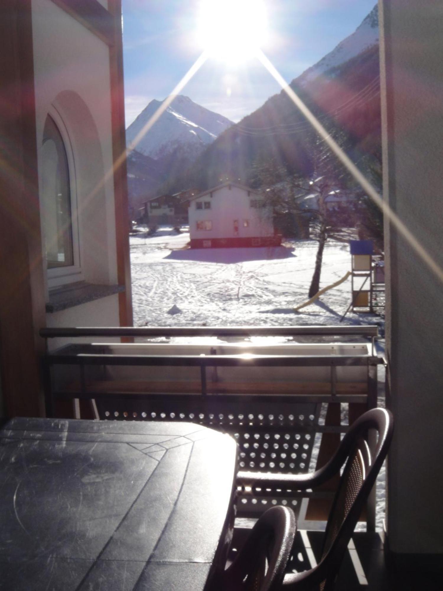 Haus Alpenstern Apartment Саас-Грунд Стая снимка
