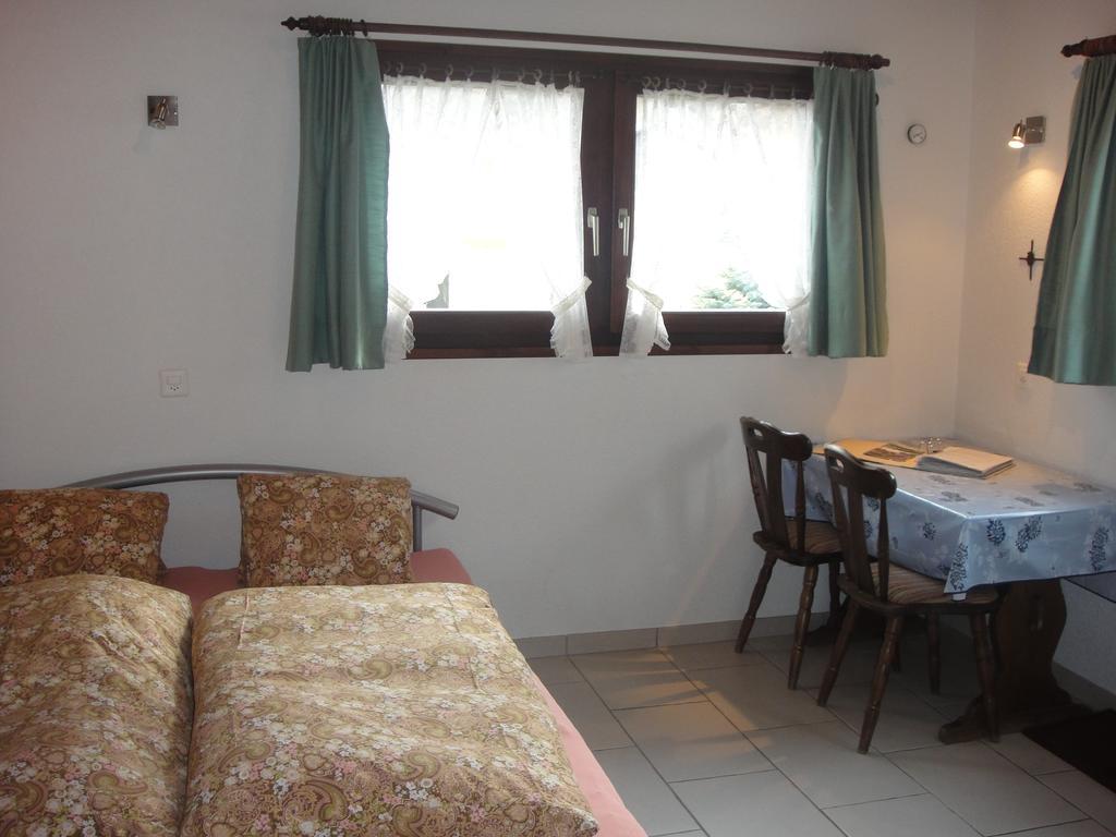 Haus Alpenstern Apartment Саас-Грунд Стая снимка